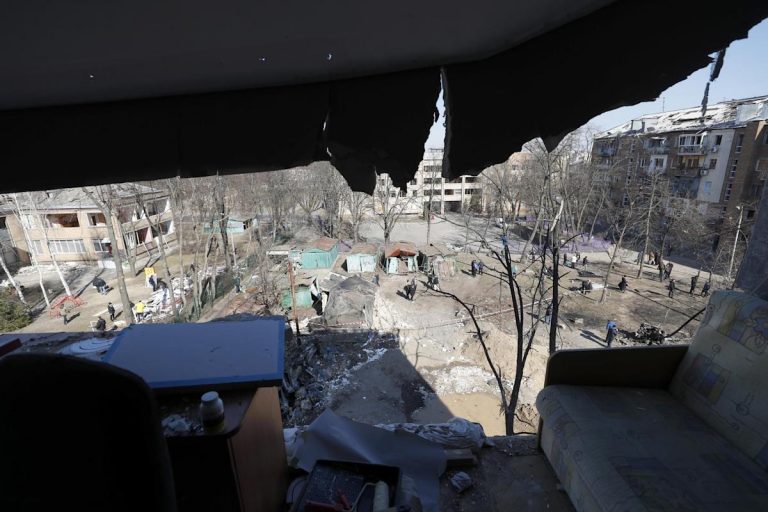 Ucrania informa de decenas de muertos en varias ciudades por ataques rusos