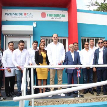 Director de Promese Adolfo Pérez Inaugura tres Farmacias del Pueblo en Valverde; suman 600 en todo el territorio nacional