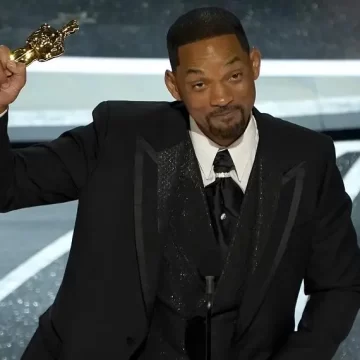 Will Smith propina un puñetazo a Chris Rock durante la gala de los Oscar