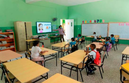 El Ministerio de Educación llama al reinicio de la docencia este lunes