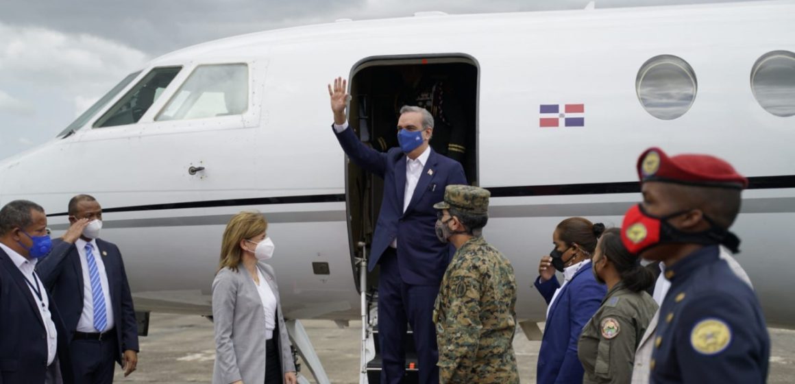 Abinader sale hacia Costa Rica para participar en toma de posesión