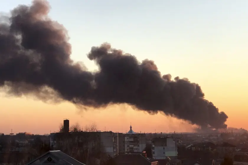 Rusia ataca segunda mayor refinería de Ucrania, según fuentes ucranianas
