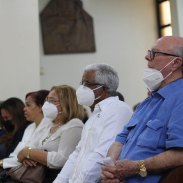 Celebran en Santo Domingo Este misa en memoria de ex primera dama Rosa Gómez de Mejía