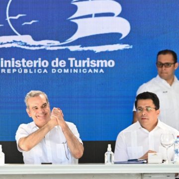Turismo inicia remozamiento de playa Sosúa con una inversión de 600 millones de pesos