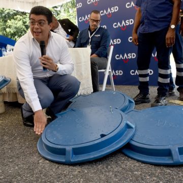 La CAASD colocará nuevas tapas de registros sanitarios en el Gran Santo Domingo 