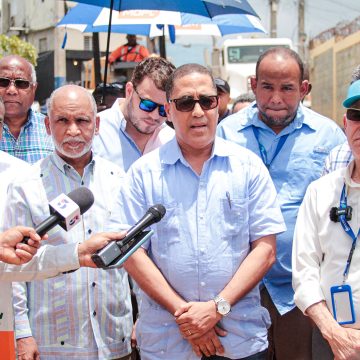 Obras Públicas inicia inversión de 55 millones de pesos en trabajos de asfaltado y bacheo en El Cachón de la Rubia, Santo Domingo Este