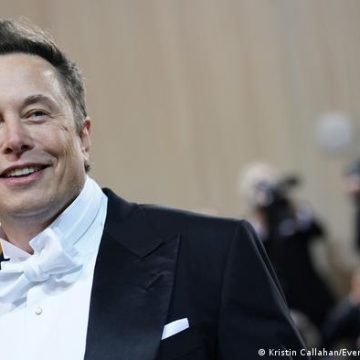 Tesla: la empresa de Elon Musk vende la mayoría de sus bitcoin