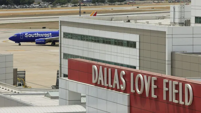 Suspenden actividades por Tiroteo en Aeropuerto Dallas Love Field; mujer dispara y desata el caos