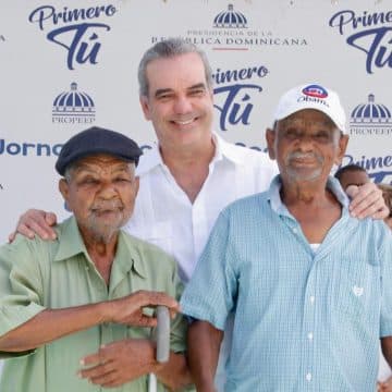 Abinader dispone pensión solidaria para hermanos de 95 y 98 años de Imbert, Puerto Plata, en jornada “Primero Tú”