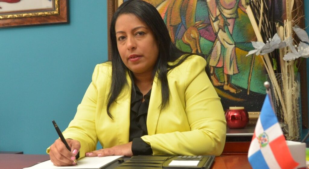 Altagracia Tavárez lanza candidatura a la presidencia del PRD