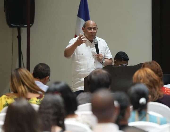 Director INFOTEP Rafael Santos asegura maestros deben formar parte de la reforma de la educación