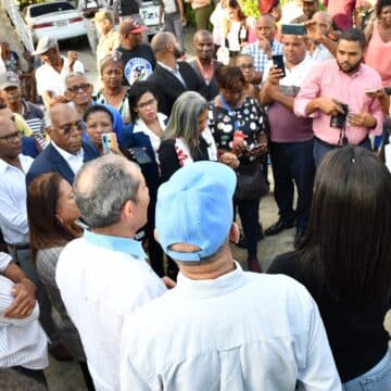 Autoridades intervienen San Felipe, Villa Mella,  con obras públicas  y más seguridad 