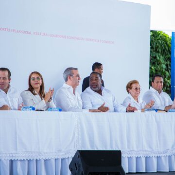 Presidente encabeza apertura de centro de capacitación del programa “Oportunidad 14-24” en La Romana