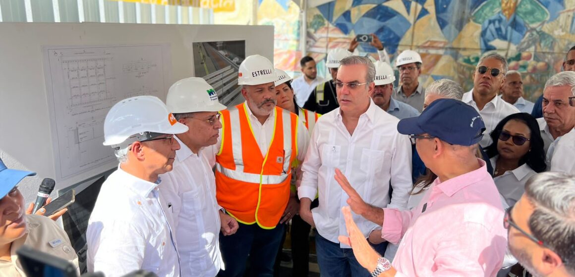 Presidente Luis Abinader supervisa trabajos del muro de gaviones en la avenida Las Carreras