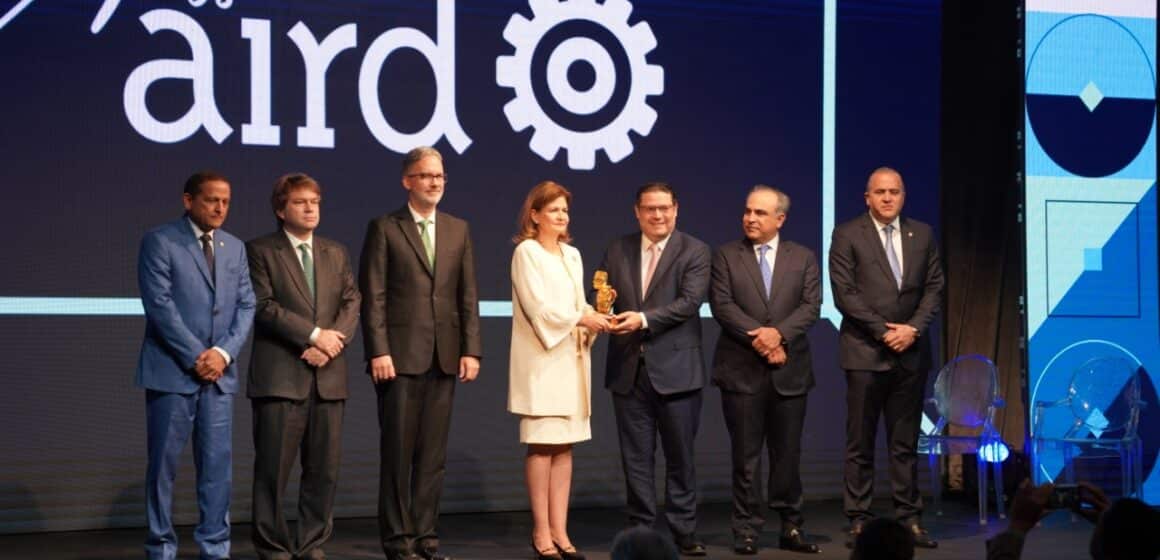AIRD galardona el mérito industrial y anuncia nuevas inversiones de más de RD$60 mil MM para 2023