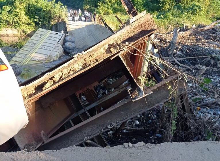 Obras Públicas informa que habilitará de urgencia primero un paso provisional donde colapsó puente en municipio de Consuelo