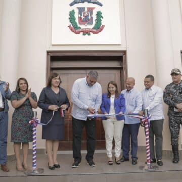 Interior y Policía entrega renovadas sedes gobernaciones El Seíbo y La Romana; dotará más vehículos PN