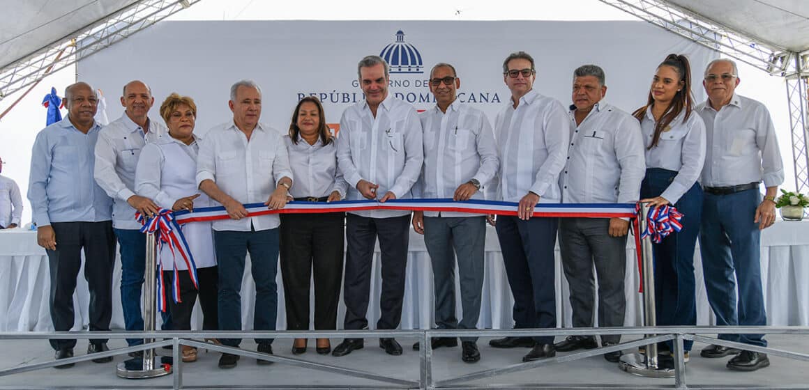 Presidente Abinader entrega obras de infraestructura vial por 229 millones de pesos en Santo Domingo Norte