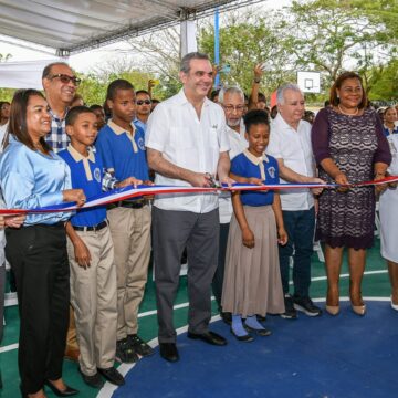 Presidente Luis Abinader inaugura liceo de 23 aulas y una inversión de 79 millones en sector Los Frailes