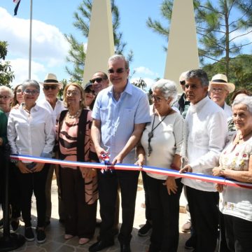 Presidente Abinader inauguró este sábado la carretera donde cayeron abatidas Las Hermanas Mirabal