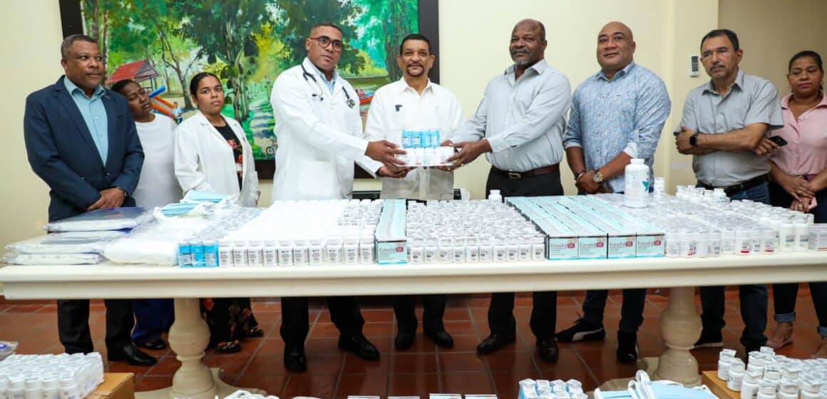 Gabinete de Política Social entrega más de 24 millones de pesos en medicamentos a centros médicos de SDN y el DN