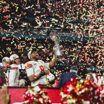 Los Chiefs conquistan de remontada el Super Bowl ante los Eagles