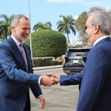 Presidente Abinader recibe visita de cortesía del rey de España, Felipe VI, en el Palacio Nacional