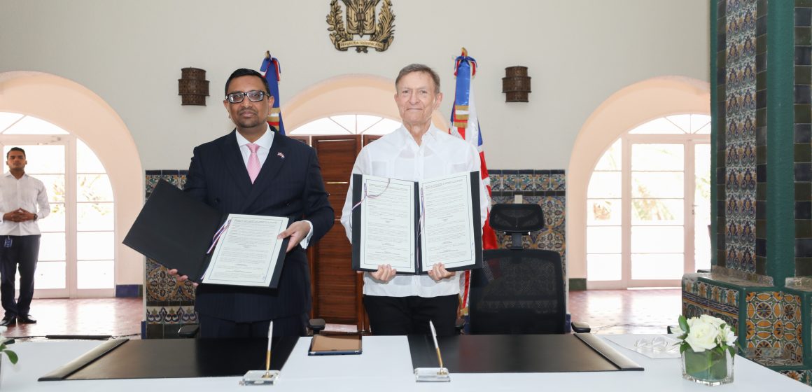 República Dominicana y Reino Unido firman Declaración de Intención para cooperación en materia de defensa, seguridad y gestión de crisis