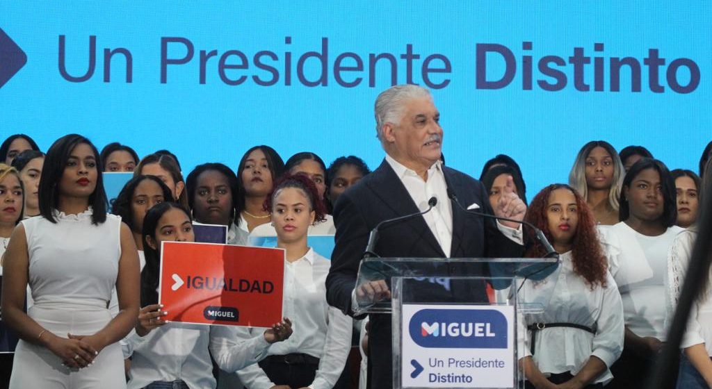 Miguel Vargas formaliza aspiración presidencial “para hacer volver la esperanza de la gente