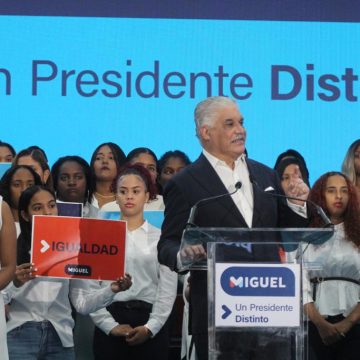 Miguel Vargas formaliza aspiración presidencial “para hacer volver la esperanza de la gente
