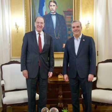 Presidente del Banco Mundial se reúne con Luis Abinader en el Palacio Nacional