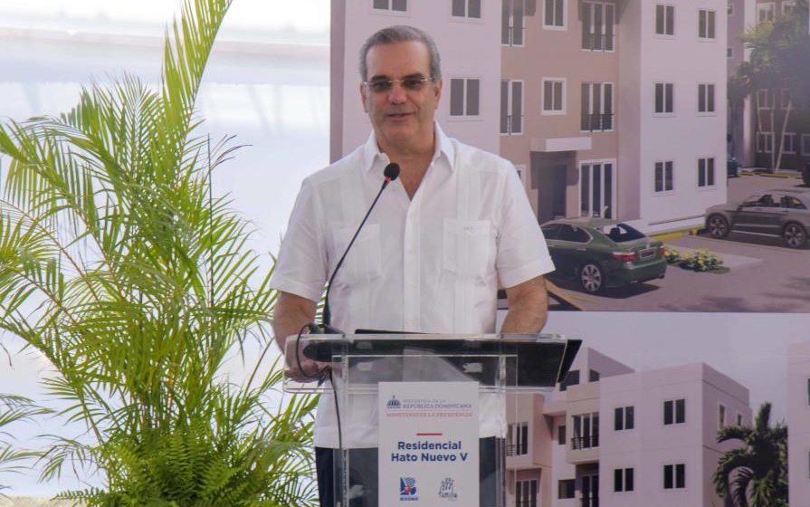 Abinader: «Hemos entregado más viviendas que cualquier otro Gobierno haya entregado antes»