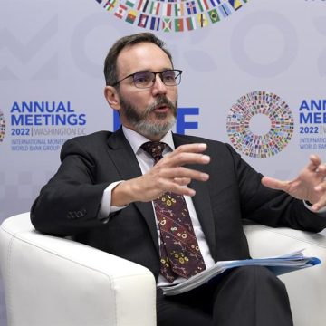 FMI: Latinoamérica crecerá ligeramente en 2023 pero enfrentará una alta inflación