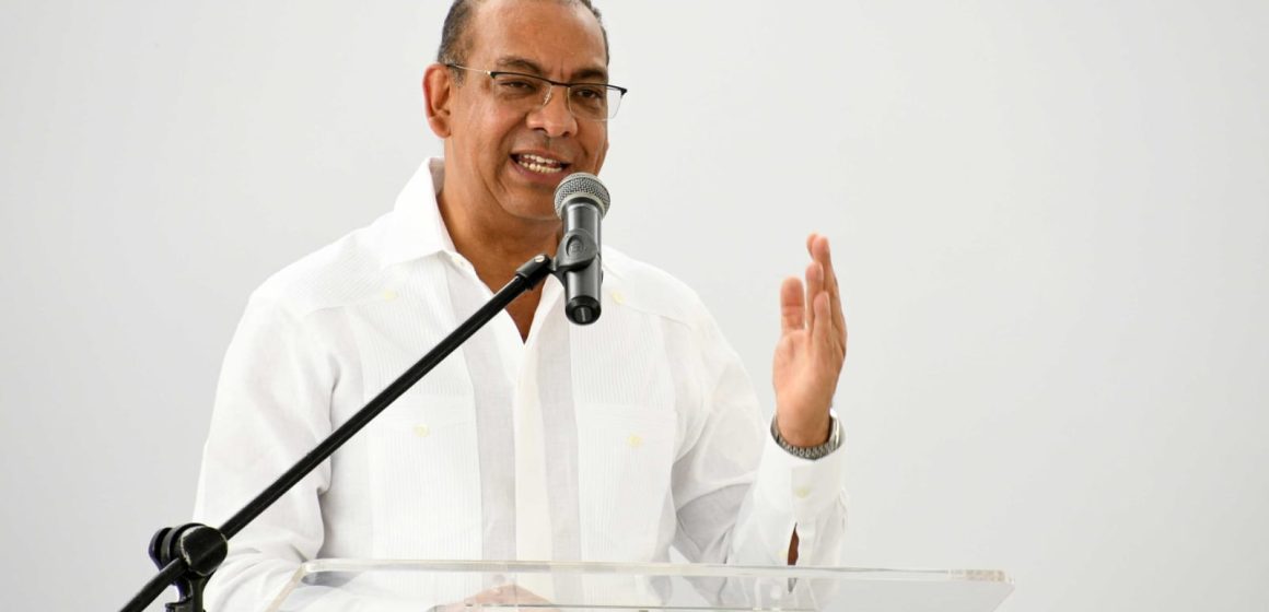 Presidente Abinader inaugura carretera del distrito municipal Sabana del Puerto, en Bonao