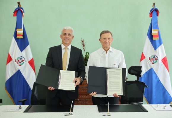MIREX y ASIEX firman acuerdo para potenciar las inversiones extranjeras en el país