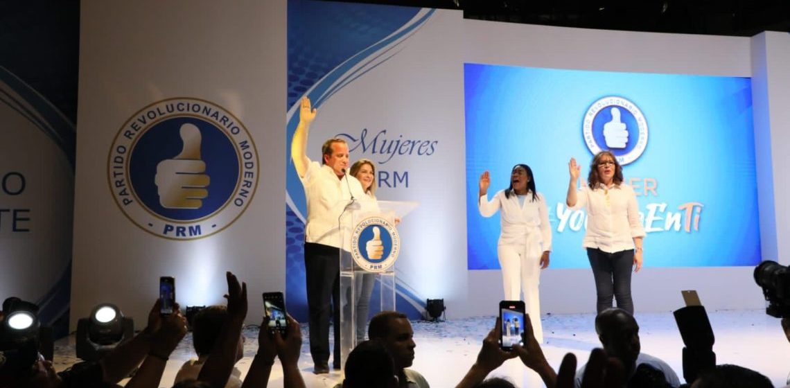 Paliza dice PRM es el partido de las mujeres dominicanas; juramentan Frente de Mujeres Modernas