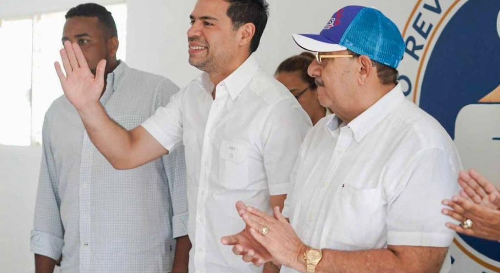 Roberto Ángel afirma cada día más sectores abrazan la idea de reelección del presidente Abinader