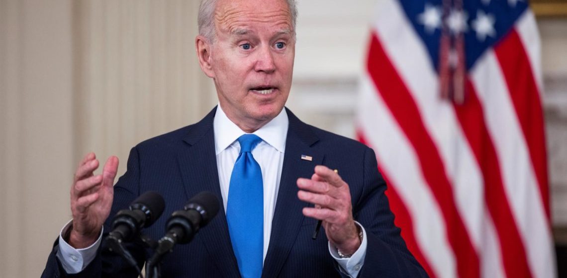 Biden promulgó la ley que evita el default de EEUU