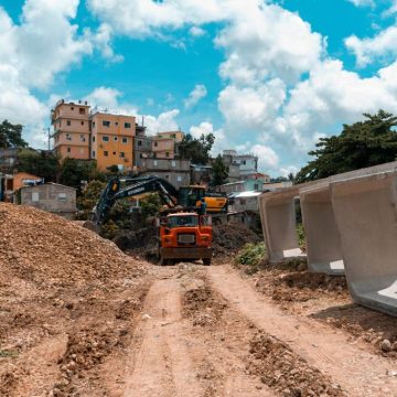 CAASD mantiene trabajos en el sector de Las Ochocienta para el saneamiento definitivo de su cañada 