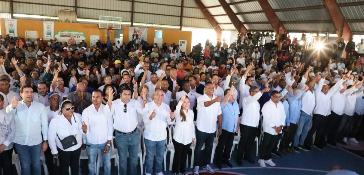 PRM juramentó en el fin de semana a dirigentes de Santo Domingo, DN, Azua y Elías Piña