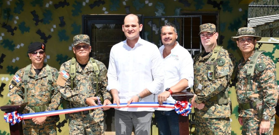 Inauguran Farmacia del Pueblo en la fortaleza Quinta Brigada de Infantería del Ejército en Barahona