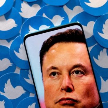 Elon Musk rectifica y amplia la cantidad de tuits que las cuentas no verificadas podrán leer a 1.000 al día