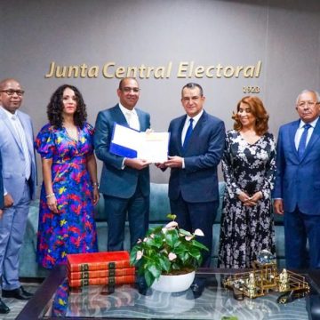 PRM entrega a la Junta Central Electoral un padrón de 3,092,289 afiliados