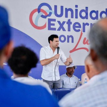 Roberto Ángel sigue juramentando; 50 presidentes de comité de base del PLD en La Caleta pasaron a la Unidad Externa