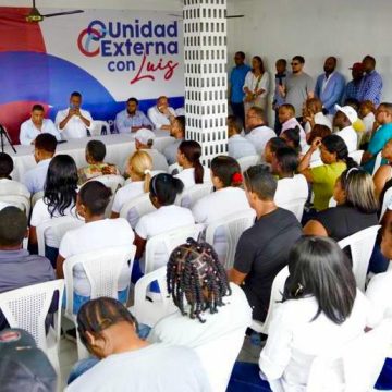 Roberto Ángel juramenta miembro del CC del PLD y figuras importantes de San Luis en Unidad Externa