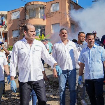 PROMESE/CAL realiza jornada de descacharrización en Santo Domingo Norte