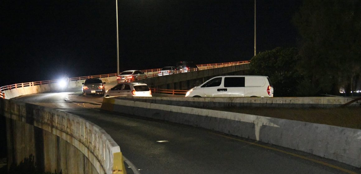 MOPC dispuso cerrar el puente de la avenida Hípica sobre la autopista Las Américas para ampliar el giro