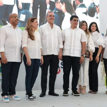 Presidente Luis Abinader inaugura Cristo Park en beneficio de más de 350 mil personas