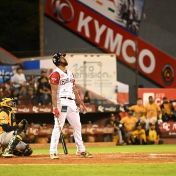 Jonrón 40 de Peguero da triunfo a Gigantes sobre Águilas