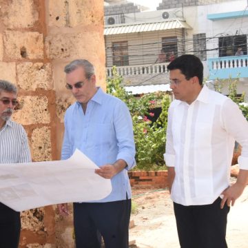 Presidente Abinader y ministro Collado recorren Ciudad Colonial y destacan su atracción turística